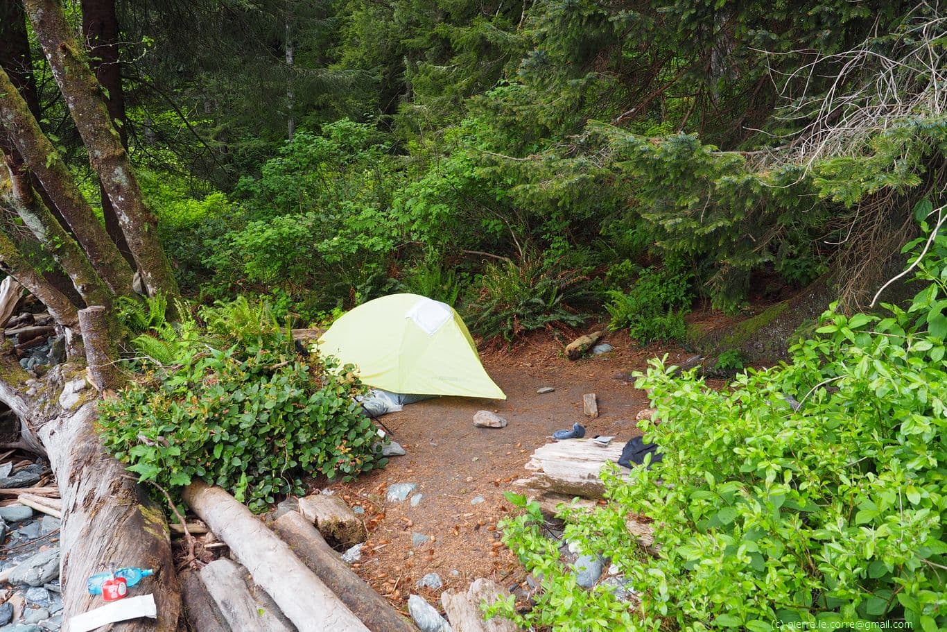 Dernier campement à Thrasher Cove en bordure de plage
