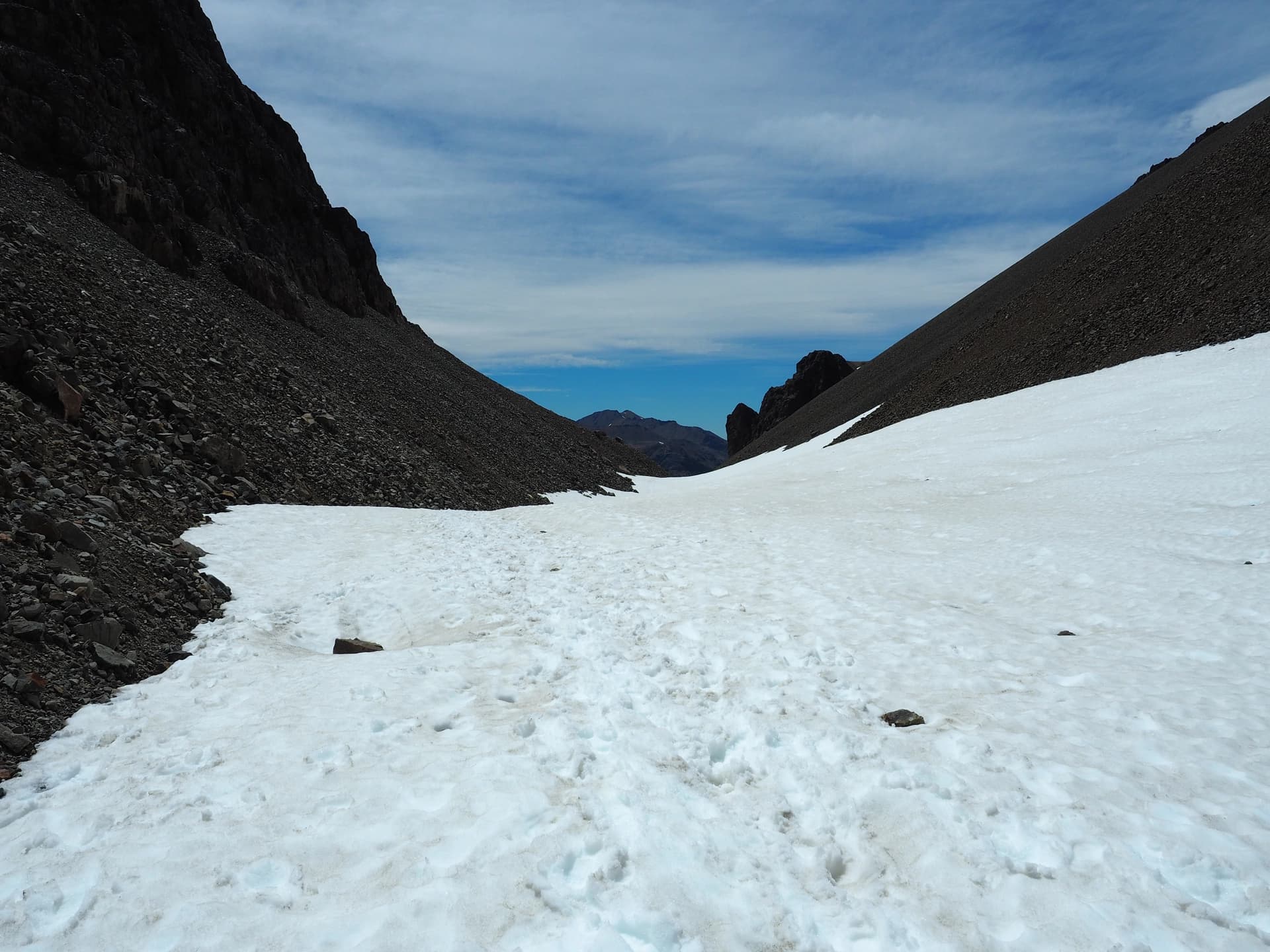 Cerro Castillo, snow-covered pass with large snowfields