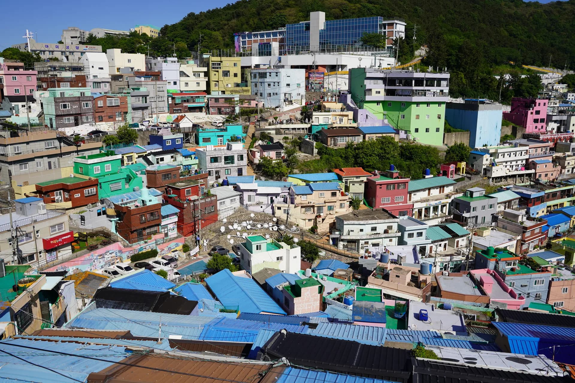 Visit of 'Gamcheon culture village', a very artistic and colorful district