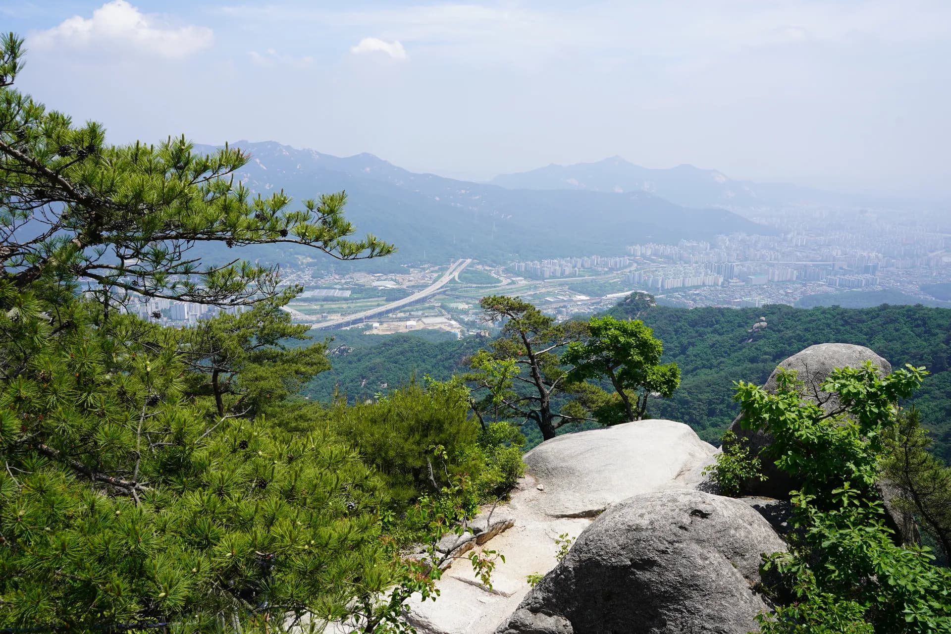 Point de vue du parc national de Bukhansan en périphérie du Séoul