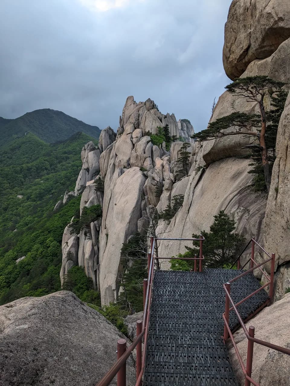 Descent from the rocky peaks of Ulsan Bawi (lots of stone, wood or metal stairs)