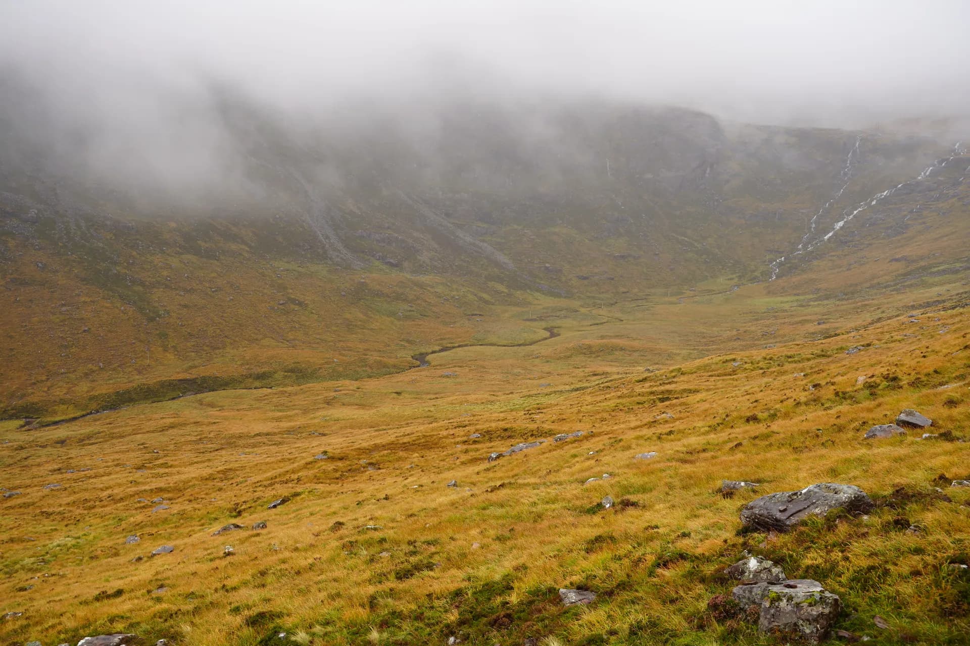Paysage brumeux au sud col d'Applecross