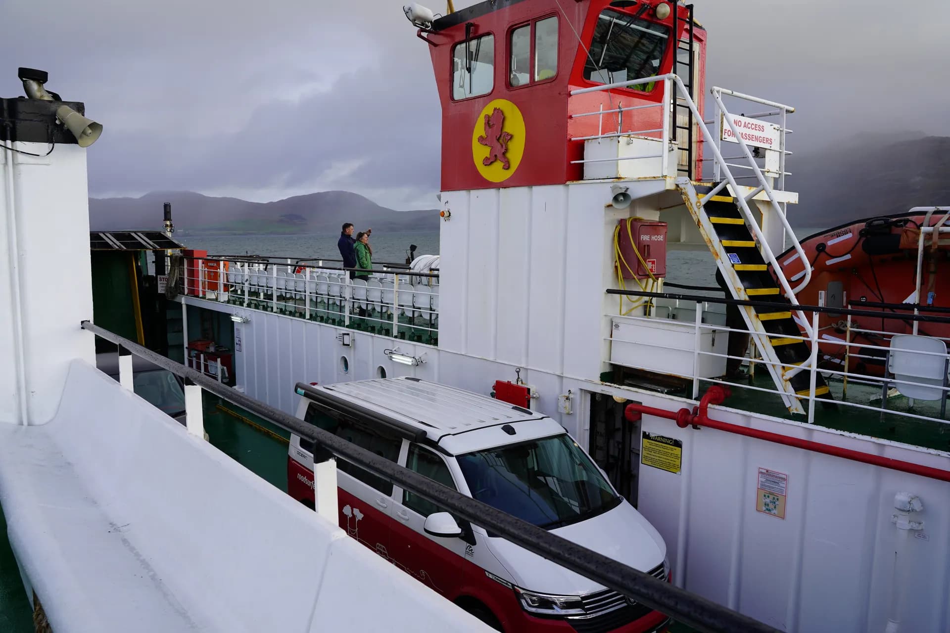 Traversée en ferry avec le van embarqué de Kilchoan vers Tobermory, île de Mull