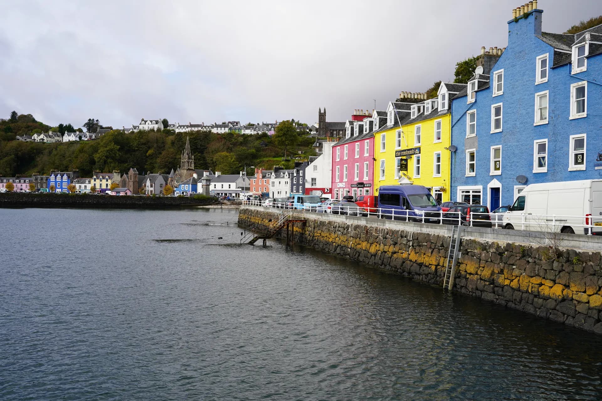 Le port de Tobermory sur l'île de Mull, avec ses façades colorées