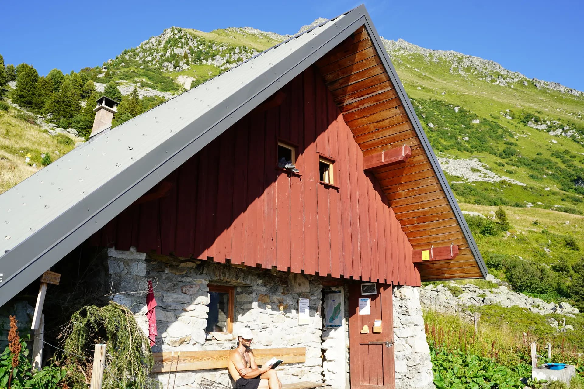 Unguarded refuge of Perrière (alt. 1832 m)