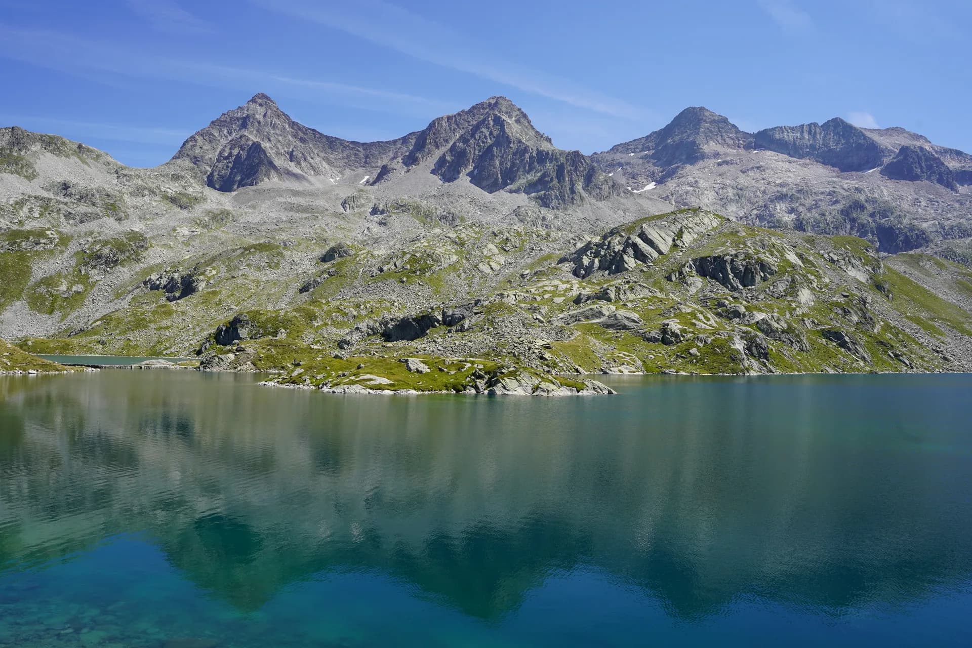 Lac Cottepens (opposite the Sept-Laux refuge)