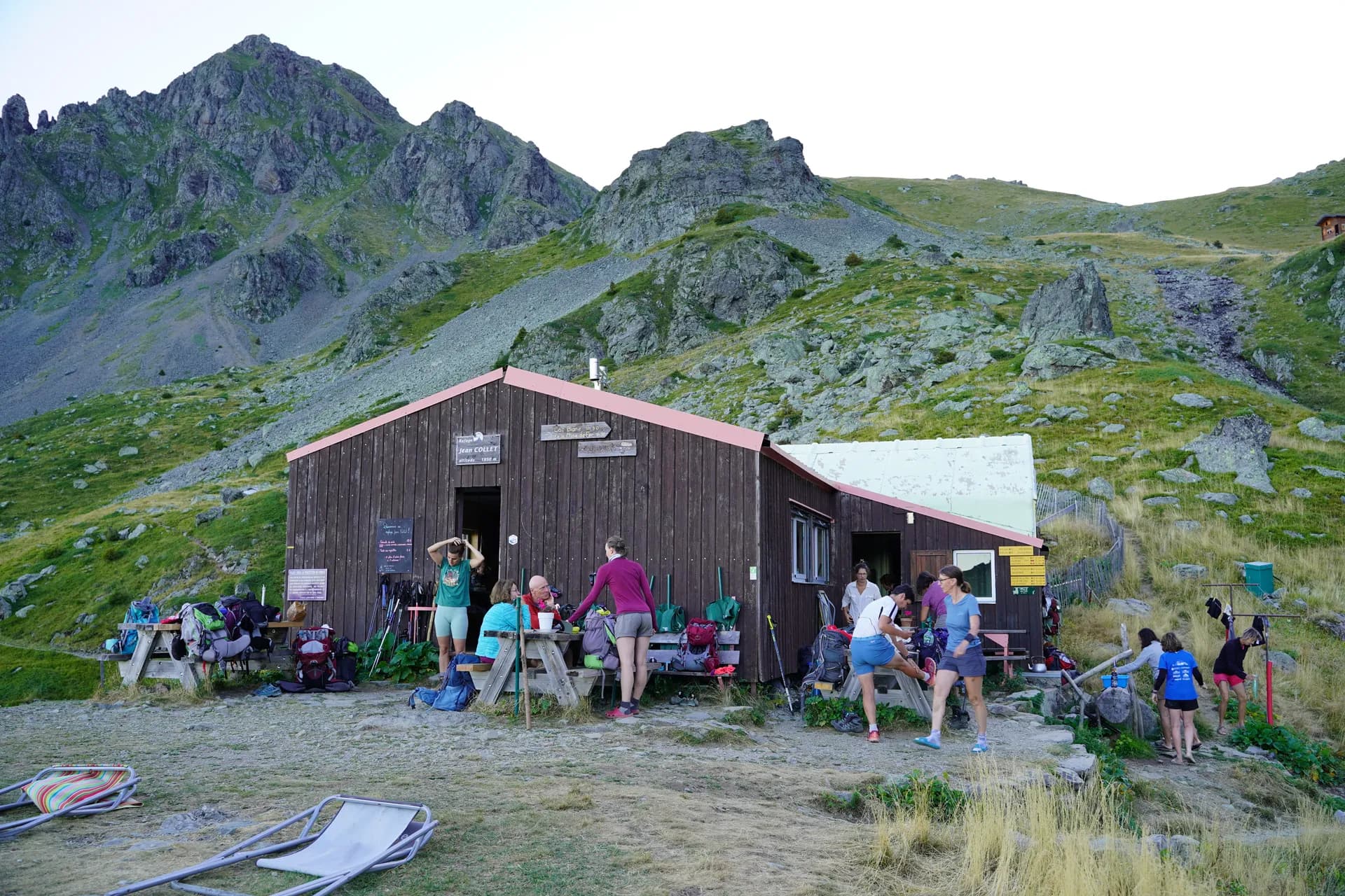 Preparation for departure from the Jean Collet refuge