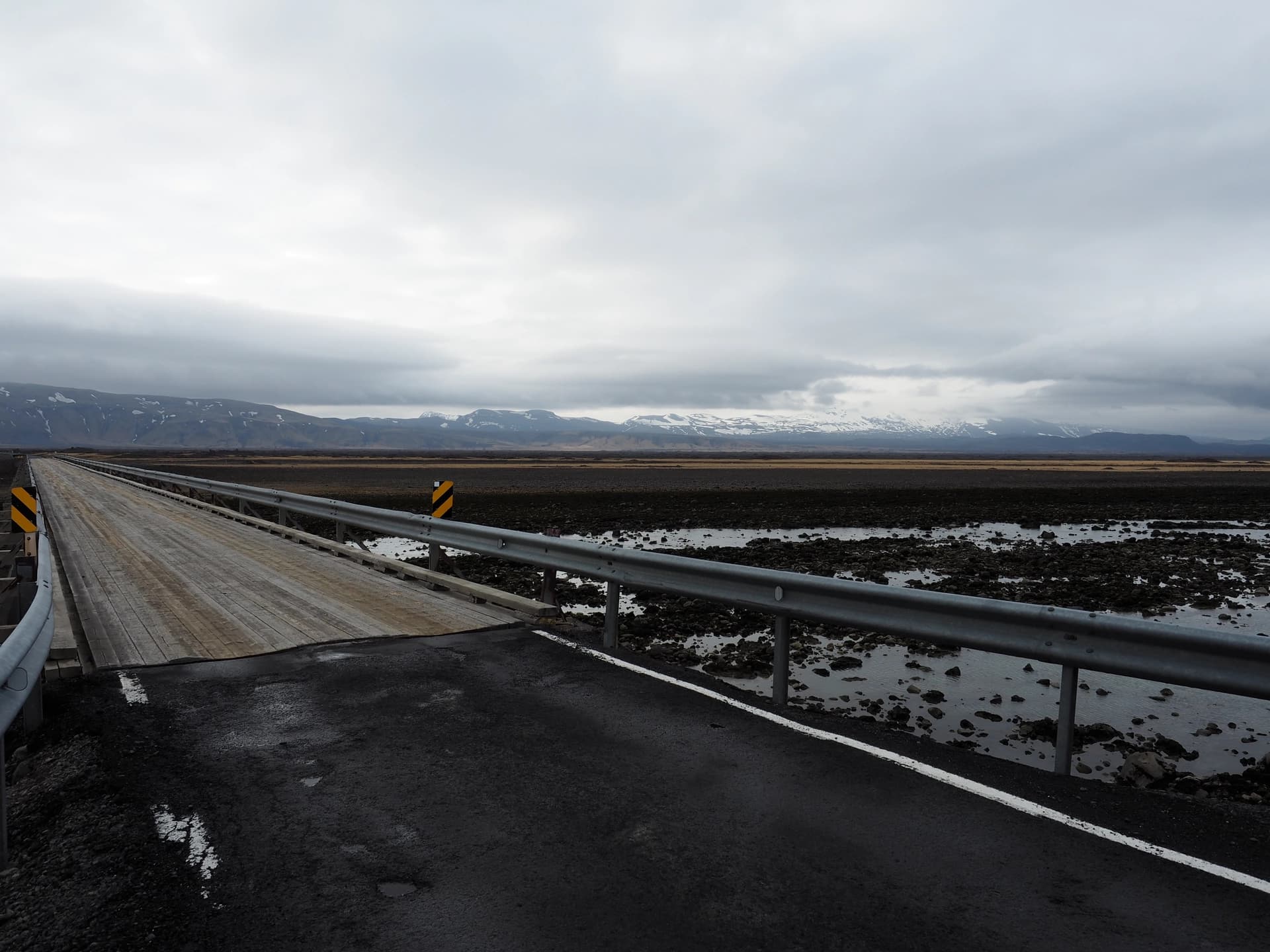 Pont en bois au dessus de la rivière Þjórsá, près de l'intersection des routes 32, 26 et F26