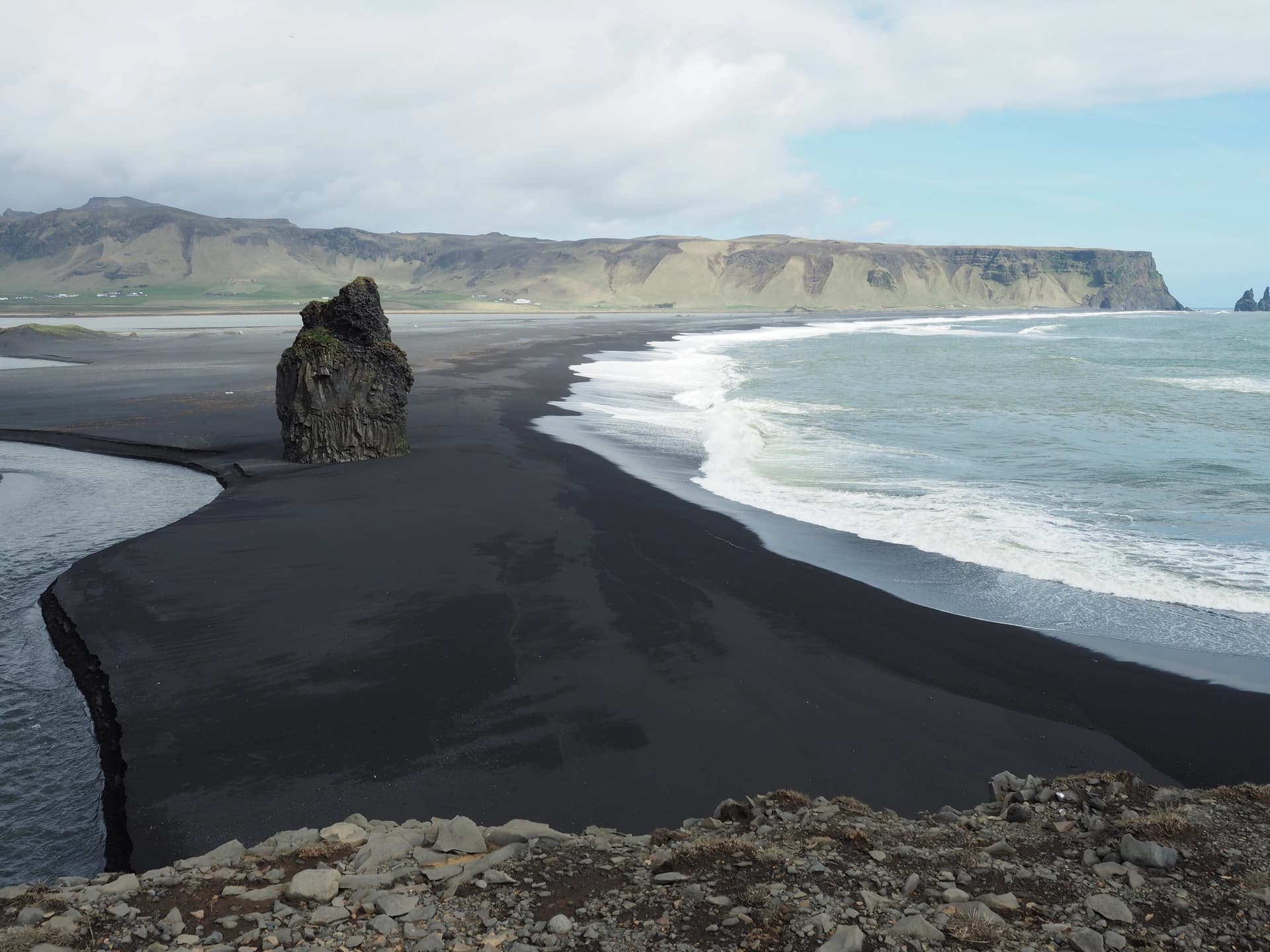 Plage de sable noir de Reynisdrangar