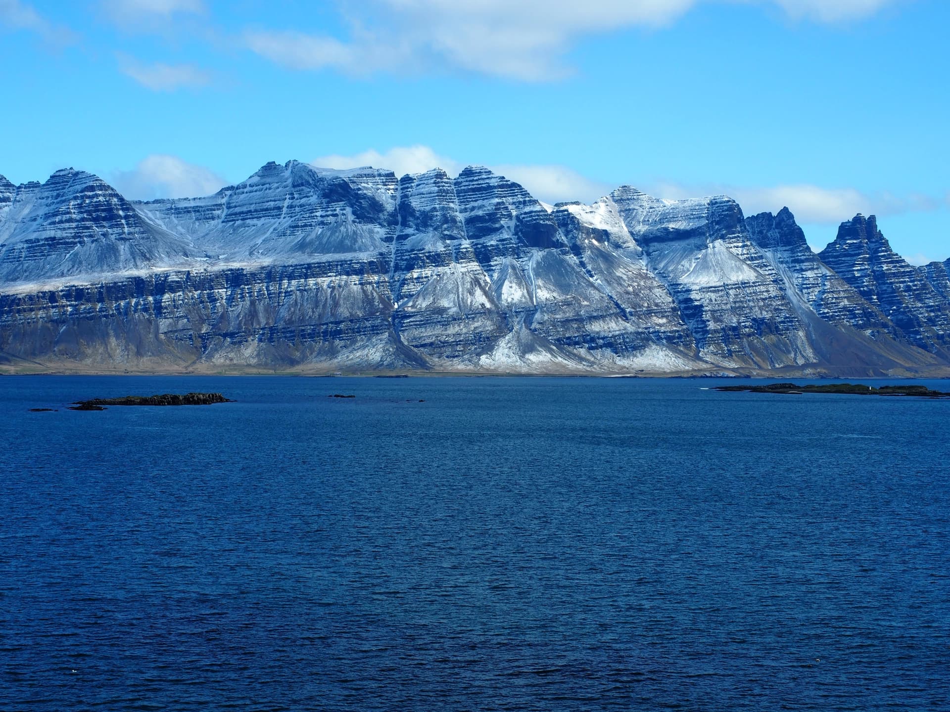 Fjord enneigé