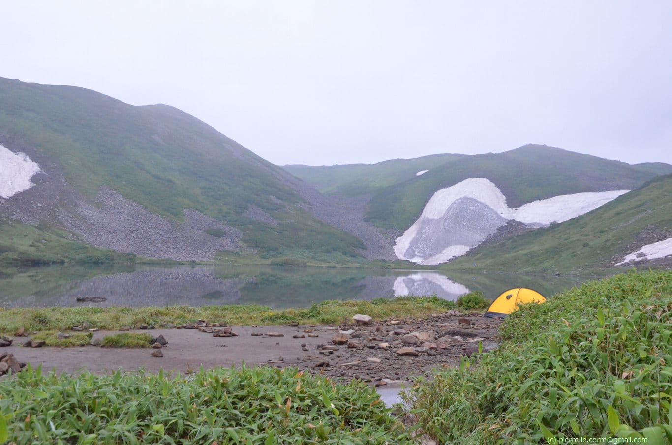 lac et névé sur le Daisetsu-Zan Grand Traverse