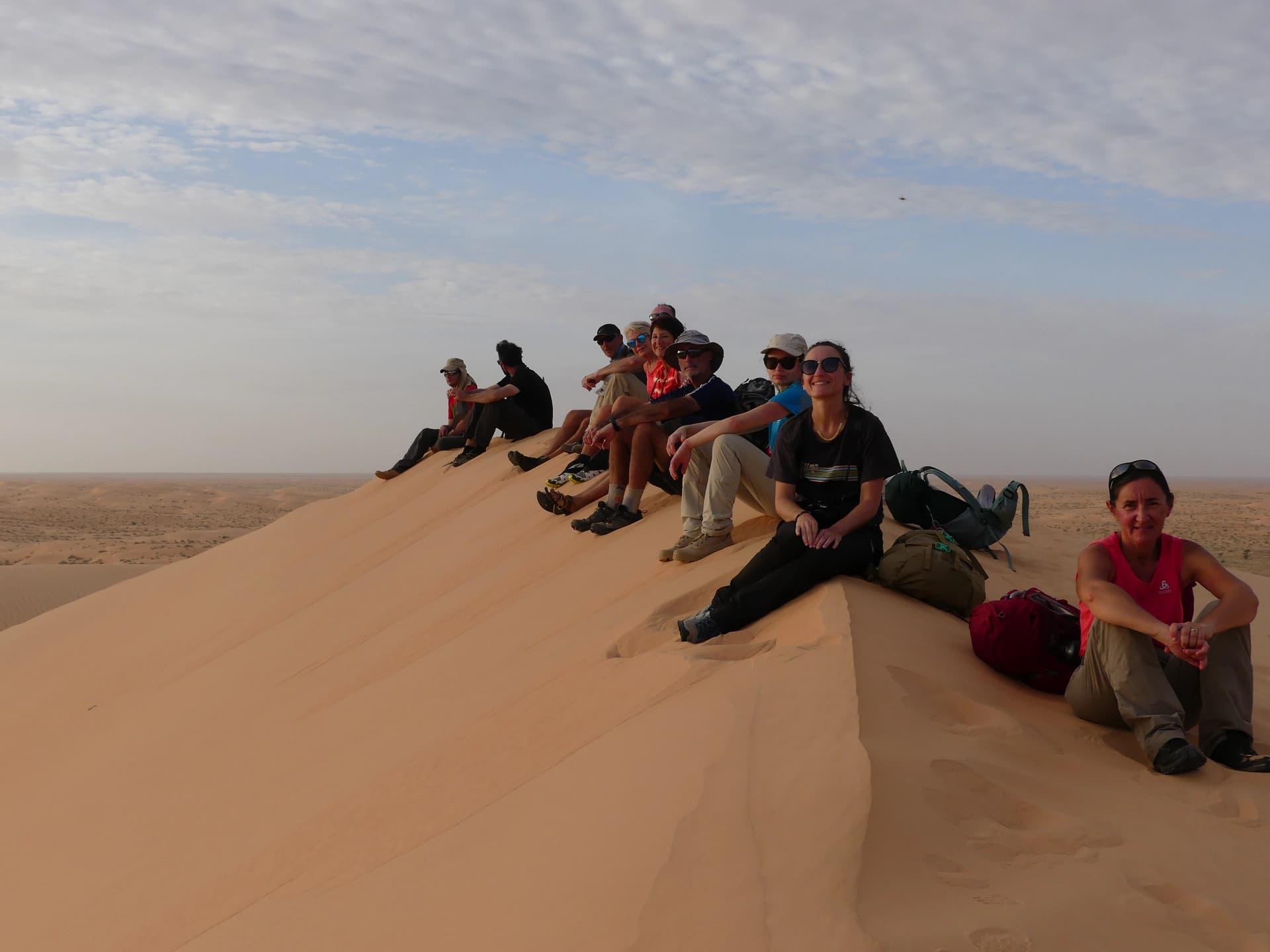 Pause on a high dune, in color (photo credit Rémi)