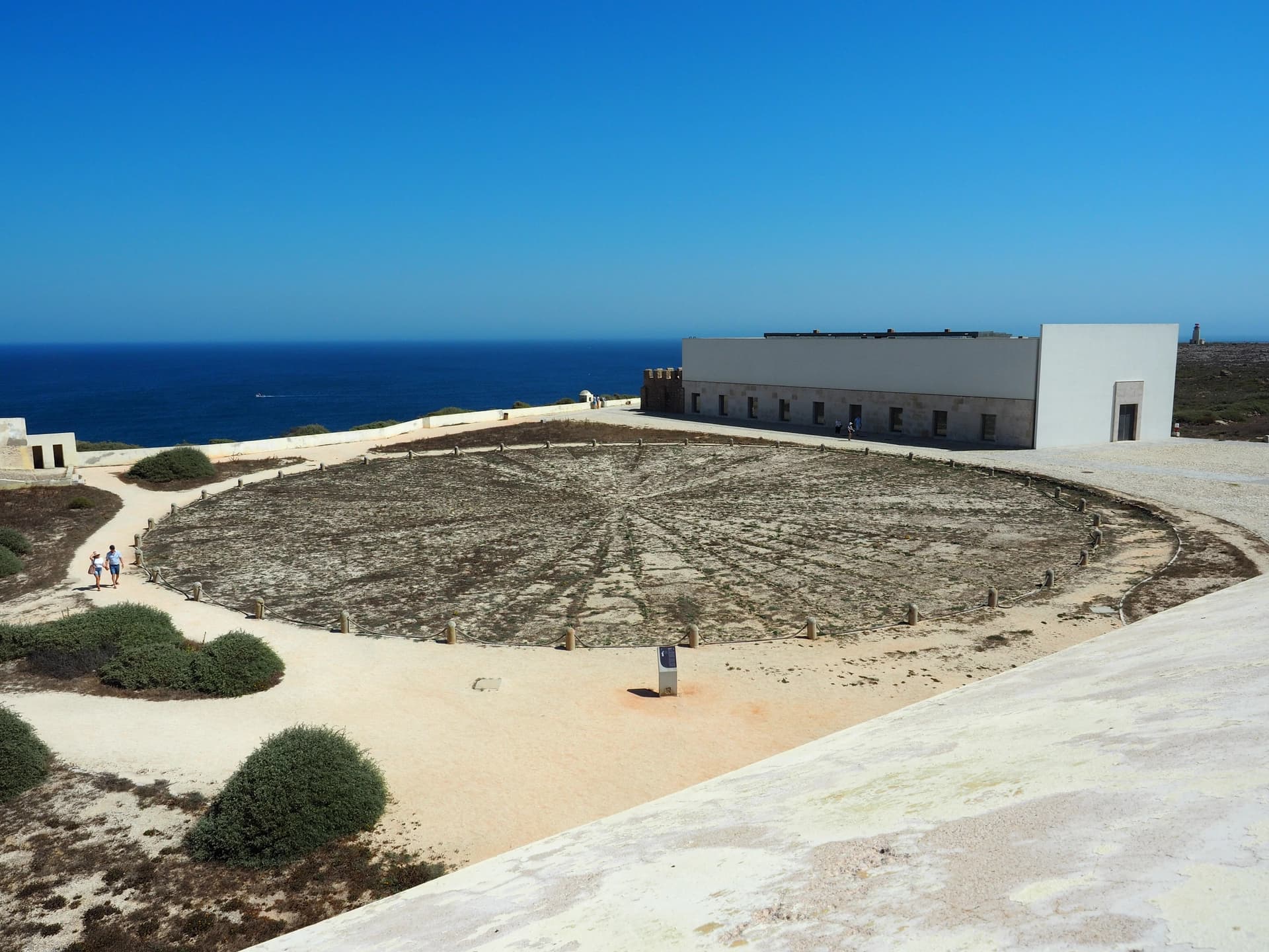 Vue de la place intérieure du Fort Carol do Cabo de São Vicente