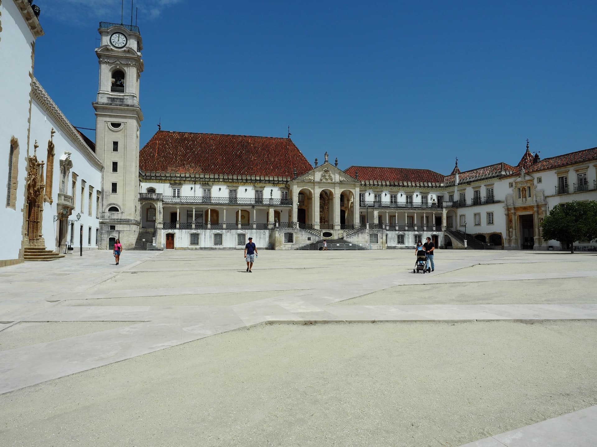 Cour de l'université historique de Coimbra
