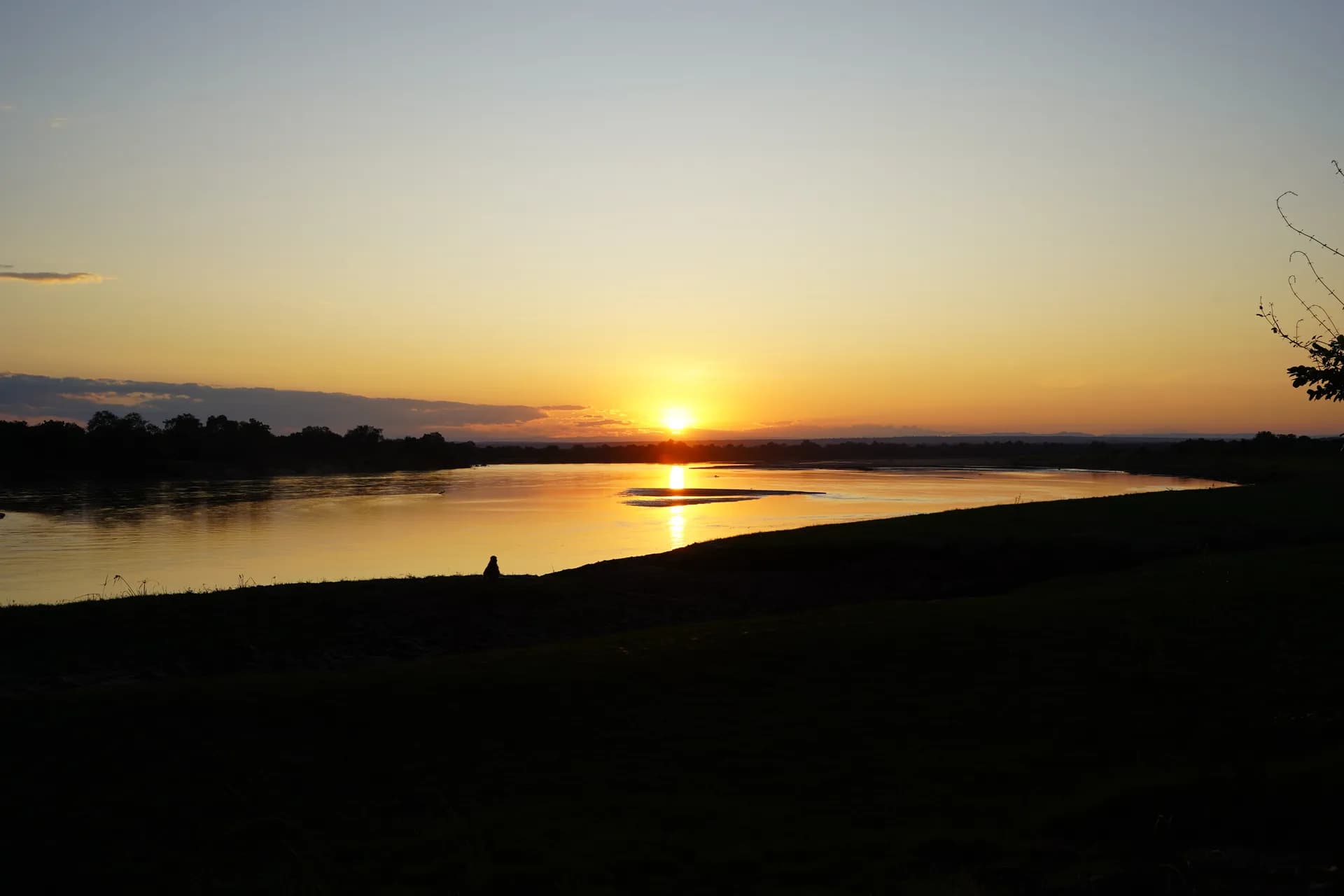 Un autre très beau coucher de soleil sur la rivière Luangwa