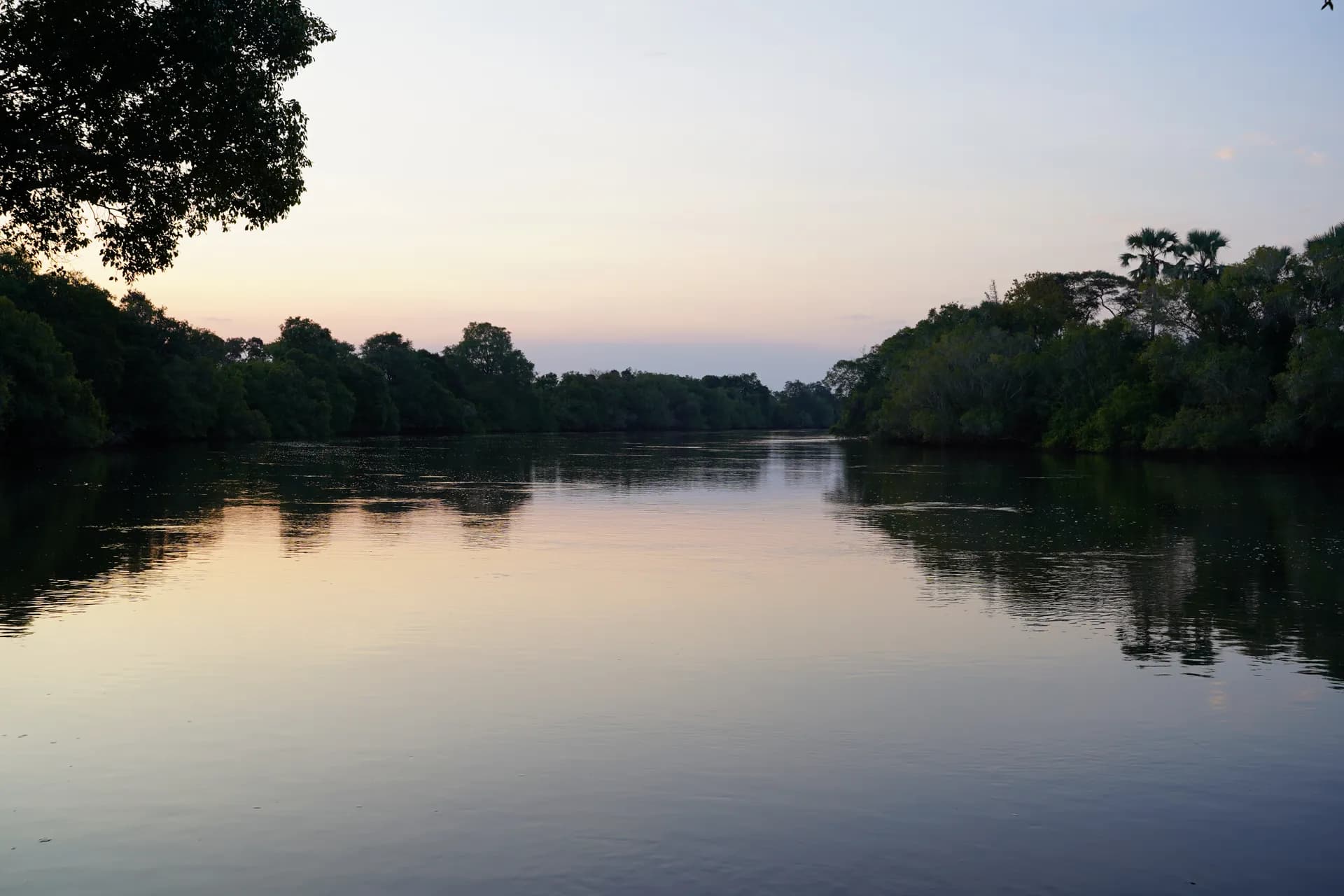 Tombée de la nuit sur la rivière Kafue